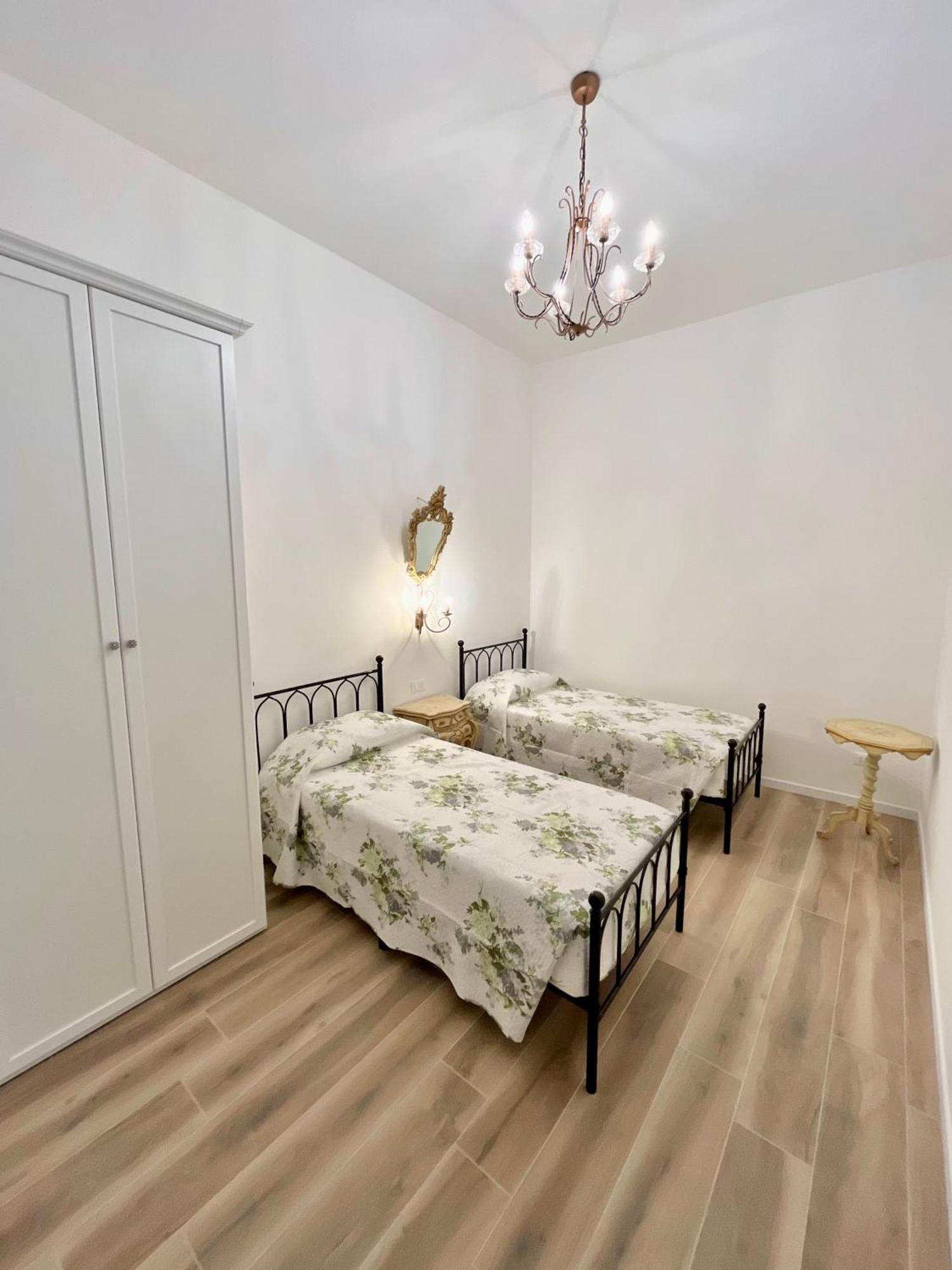 Airoldi Palace Apartment 키오자 외부 사진